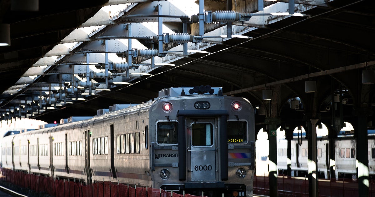 NJ Transit rail engineers on strike after midnight deadline expires