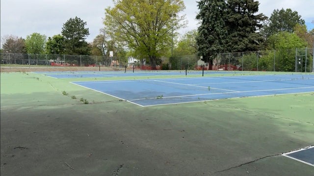 tennis-court.jpg 