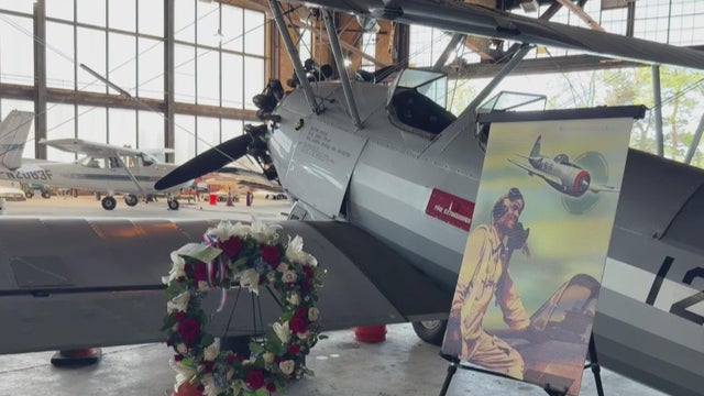 Detroit student pilots honor Tuskegee Airmen with flyover 