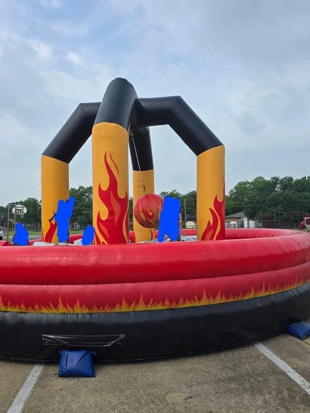 bouncehouse.jpg 