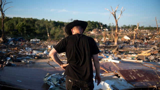 Tornadoes Leave Over 10 Dead In Kentucky 