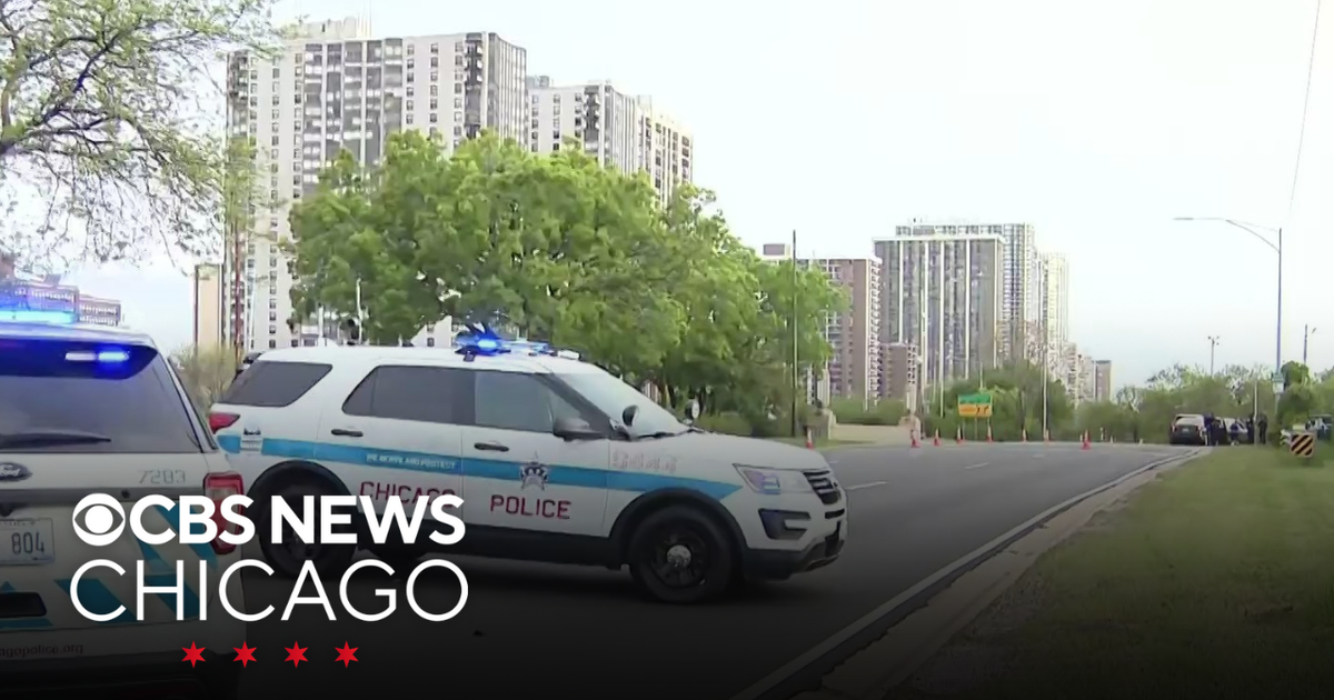 Northbound DuSable Lake Shore Drive closed after crash near Hollywood ...
