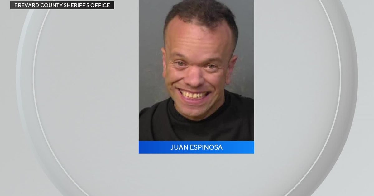 “El Productor” of “El Gordo y la flaca,” clocked at 118 mph with wife, sleeping children inside vehicle, deputies say