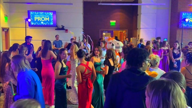 prom1.jpg 