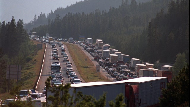 A three hour traffic jam on eastbound I-70 ildes next to a two-hour traffic jam on eastbound lanes as mountain traffic proved to be a monumental mess Sunday afternoon. A fire in the eastbound tunnel was one problem, high volume returning from the mountain 