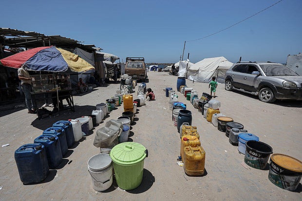Alimentos y agua distribuidas a Palestina en Gaza bajo el ataque de Israel 