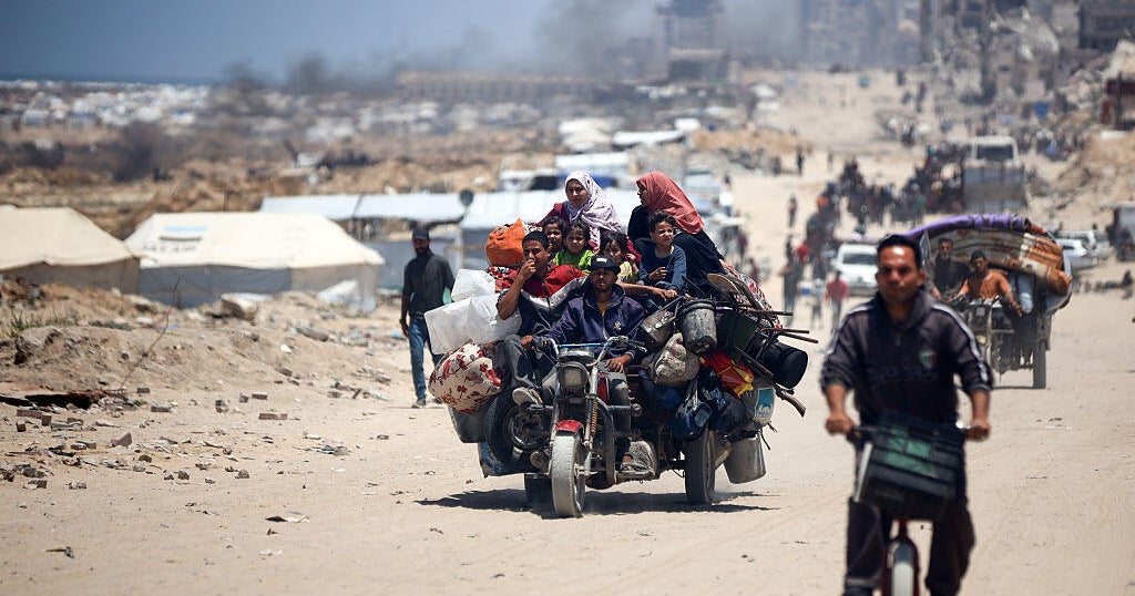 Aid trucks to Gaza are "drop in the bucket" compared to need: WFP director