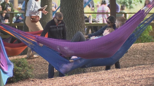 Families enjoy Memorial Day Weekend in Philadelphia despite chilly weather 