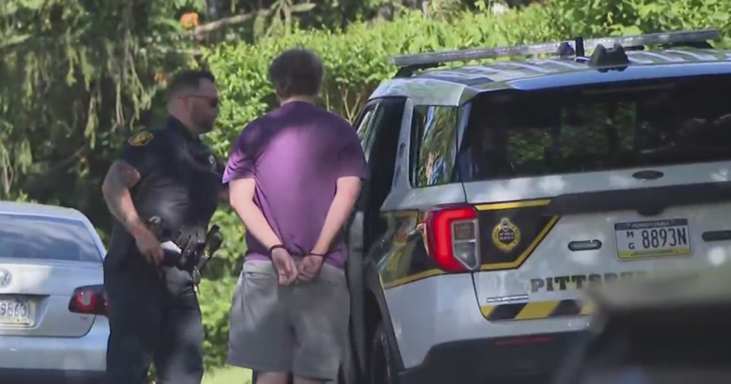 Three men arrested after breaking into old Knoxville Junior High School Three men arrested after breaking into old Knoxville Junior High School