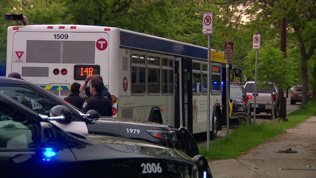 10p-vo-metro-transit-crash-wcco7w3t-2.jpg 