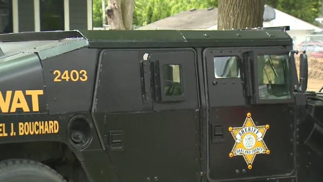 oakland-county-swat-vehicle.jpg 