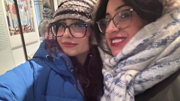 Stephanie Rodas and her mother, Diana Agudelo 