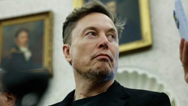 0528-cmo-musk.jpg 