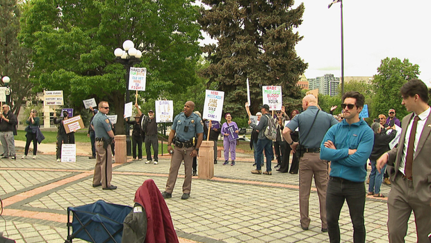 protest-at-colorado-republican-press-conference.png 