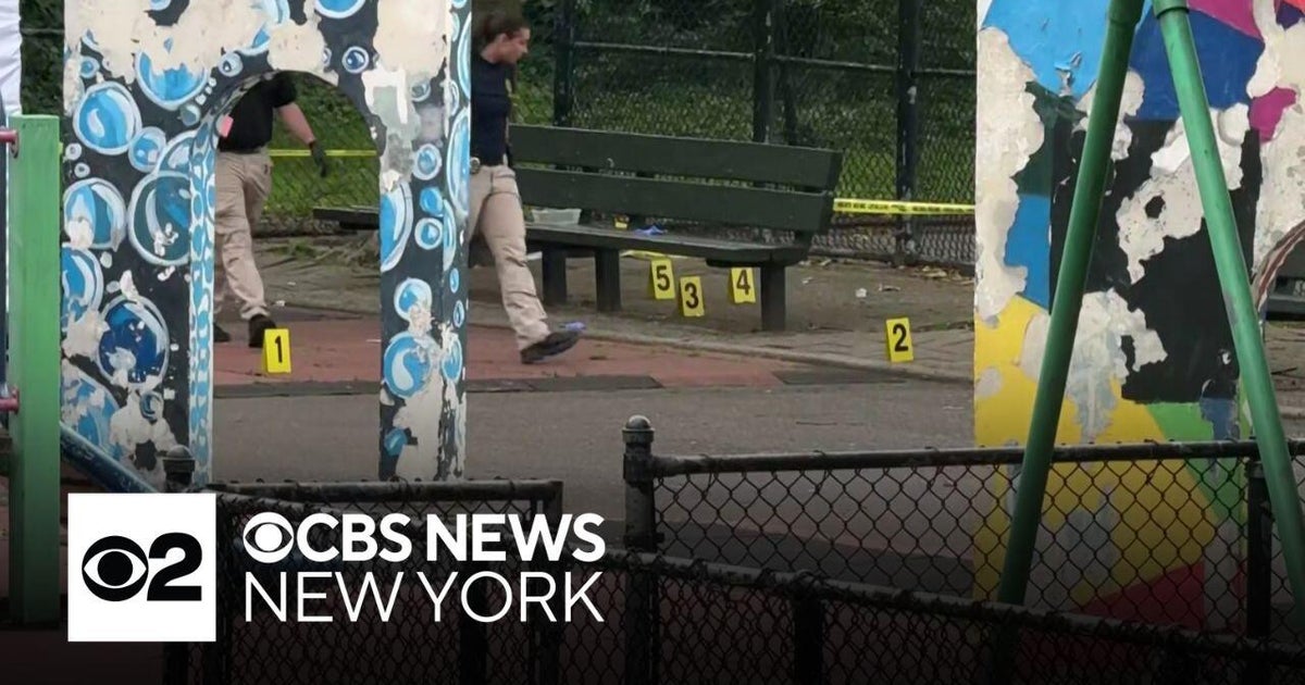 Gunmen sought in deadly Bronx playground shooting - CBS New York