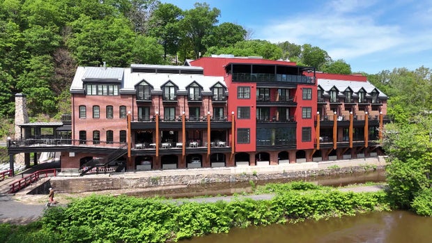 river-house-at-odettes.jpg 
