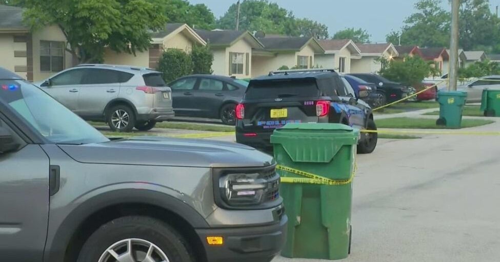 Large police investigation in Lauderhill neighborhood