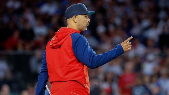 alex-cora-2.jpg 