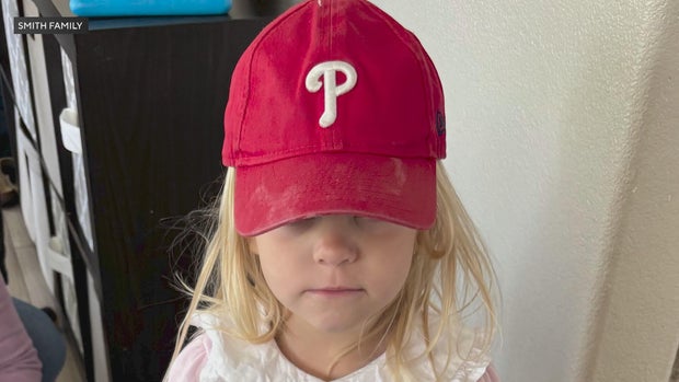 18pkg-nd-young-phillies-fan-with-cancer-transfer-frame-3559.jpg 