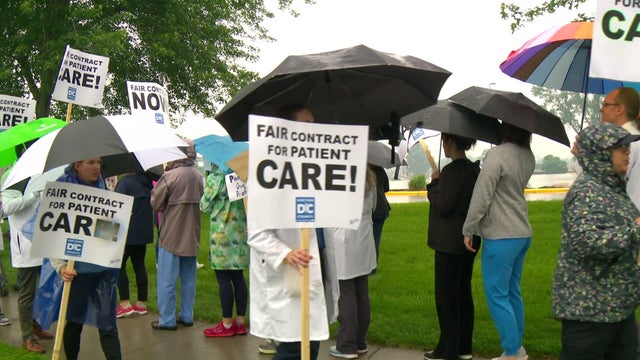 4p-pkg-doctors-picketing-wcco7y70.jpg 