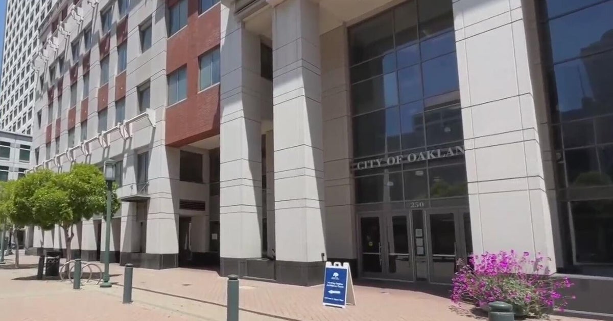 Downtown Oakland remains a "ghost town" on day of city's return-to-office mandate