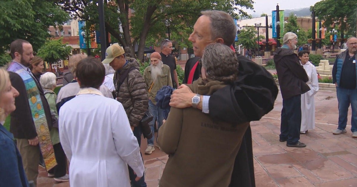 Christian faith leaders hold prayer at site of Boulder terror attack 