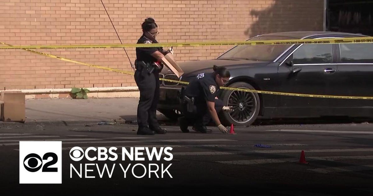 NYPD searching for person who shot 2 teens outside Bronx grocery store ...