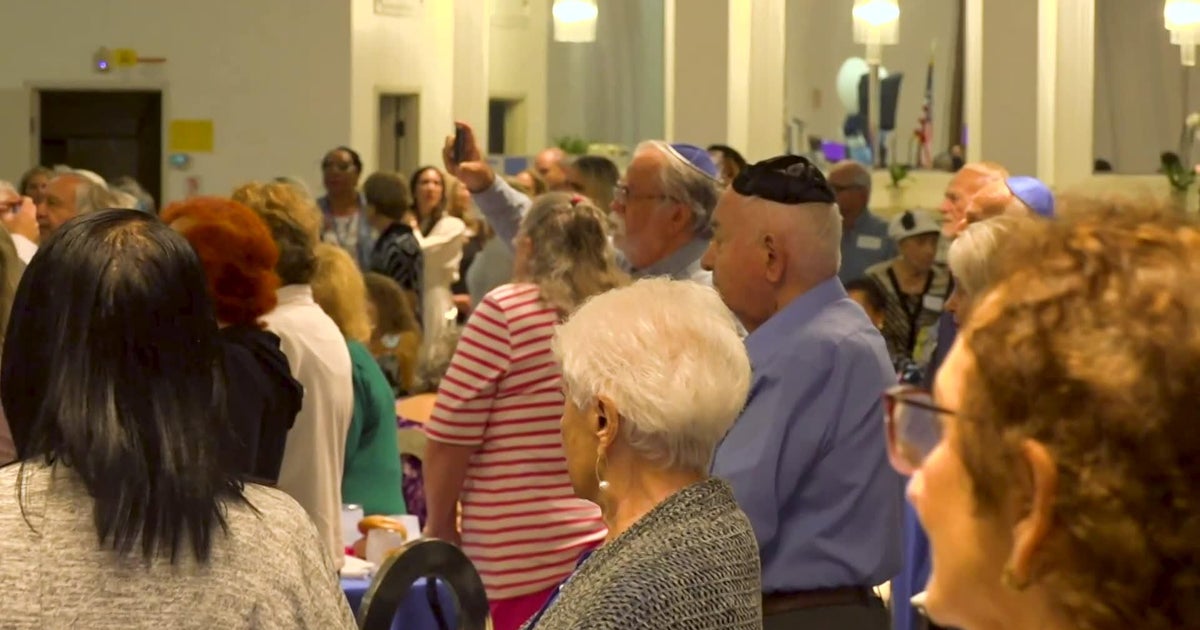 Holocaust survivors gather in Cooper City to share stories, warn of rising antisemitism