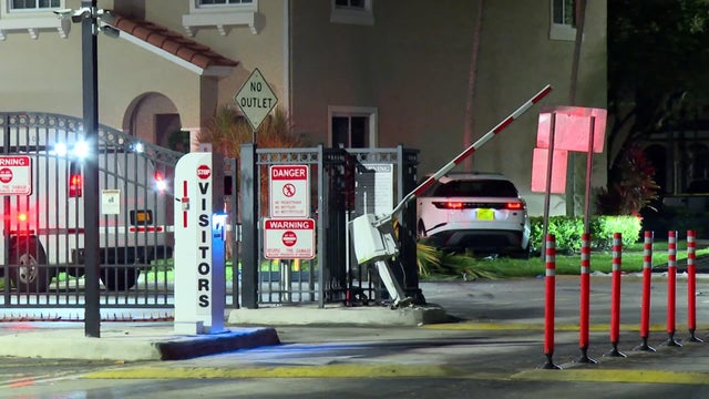 miami-gardens-car-vs-building.jpg 