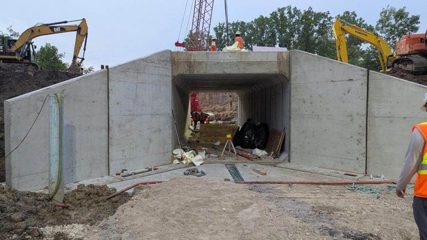 tunnel-work-b.jpg 