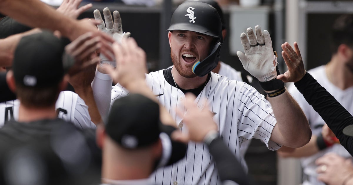 Elko hits 2-run HR, Houser pitches 6 strong innings as White Sox beat Royals 4-1 
