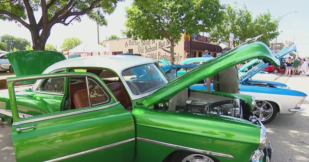 Thousands of car enthusiasts attend 4th annual Downtown Arlington Classic Car Show 