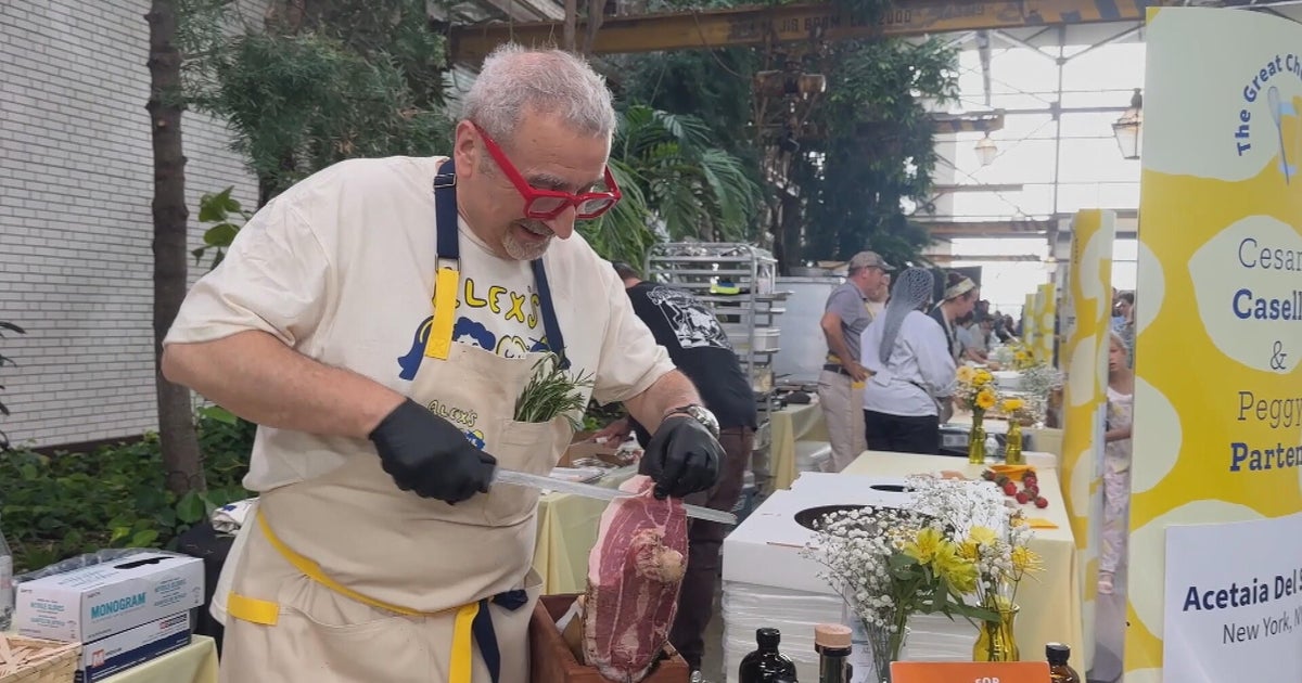 Foodies flock to South Philly to support Alex's Lemonade Stand Foundation 