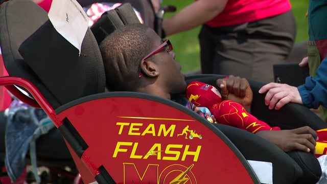 530p-pkg-running-wheelchair-donation-wcco7zjw-00-00-4801.jpg 