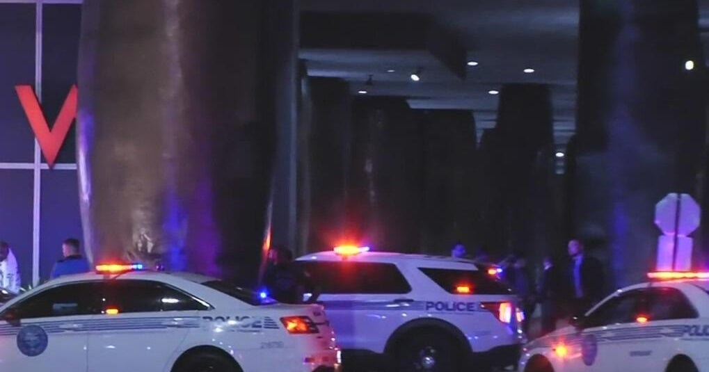 Suspect in deadly Brickell stabbing also found dead, police say - CBS Miami