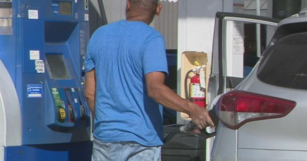 Florida gas prices remain flat week-to-week