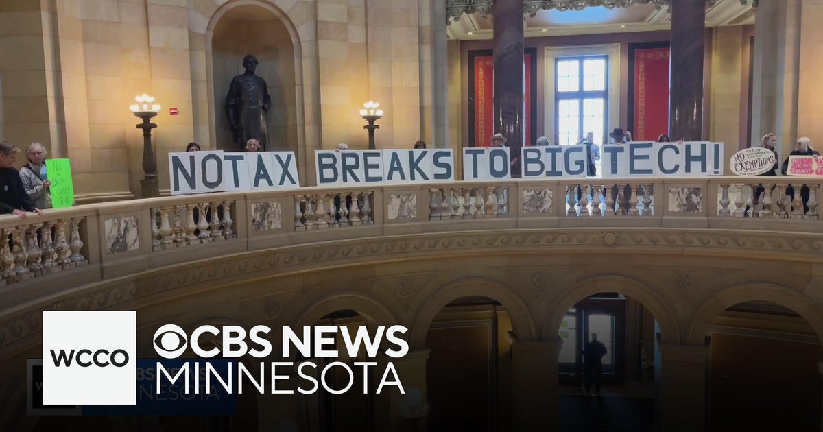 Protestors at Minnesota capitol decry repeal of undocumented immigrants' health coverage