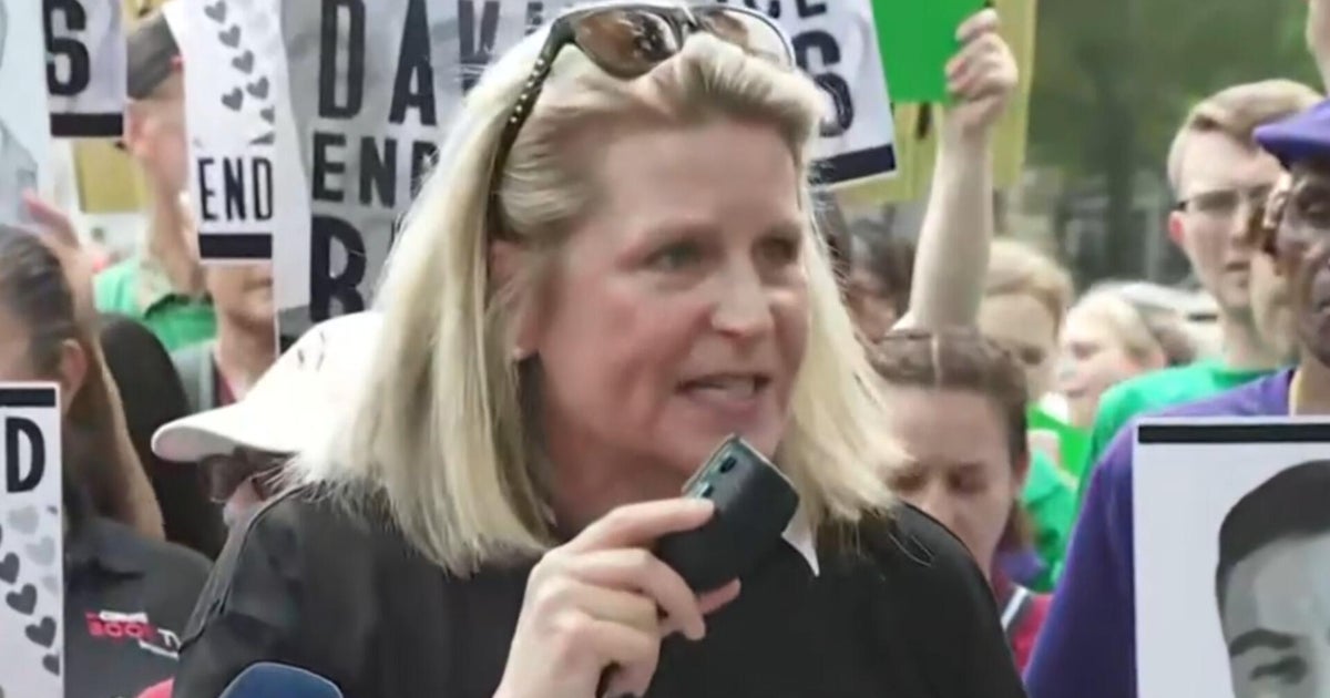 Anti-ICE protest erupts near DOJ building in D.C. over union leader's detention