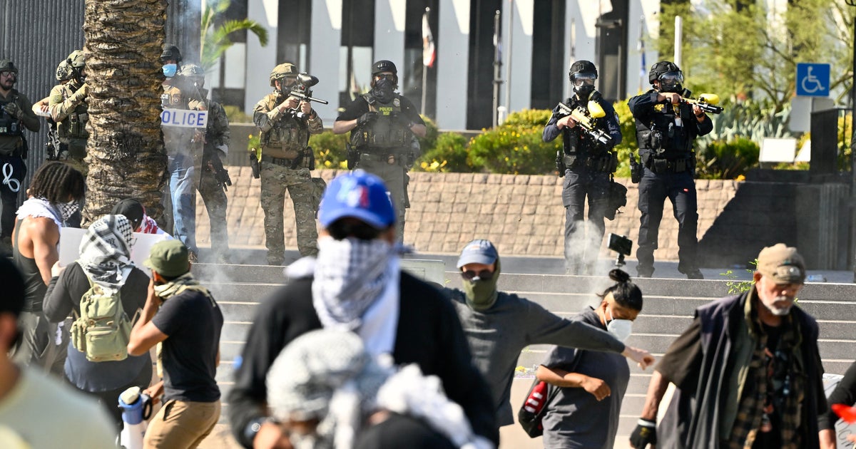 "Everything was fine": Congressman says Santa Ana chaos was brought in by federal presence 