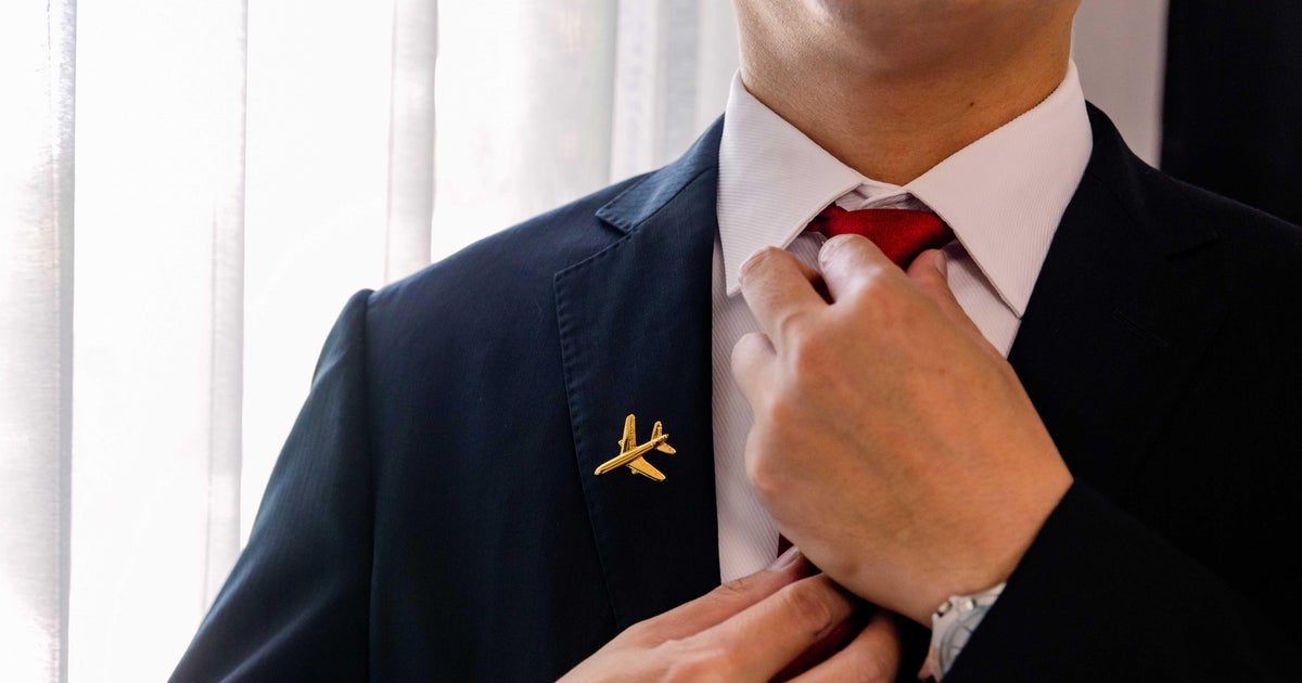 Florida man convicted of posing as flight attendant to get over 100 free flights 