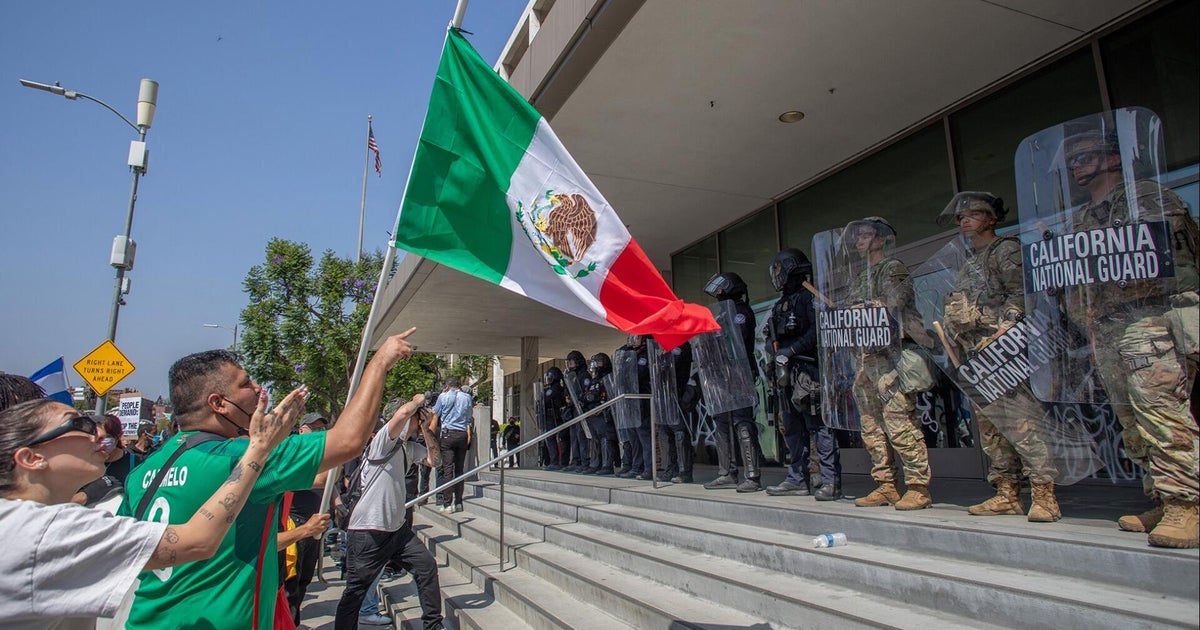 700 Marines activated to deploy to Los Angeles