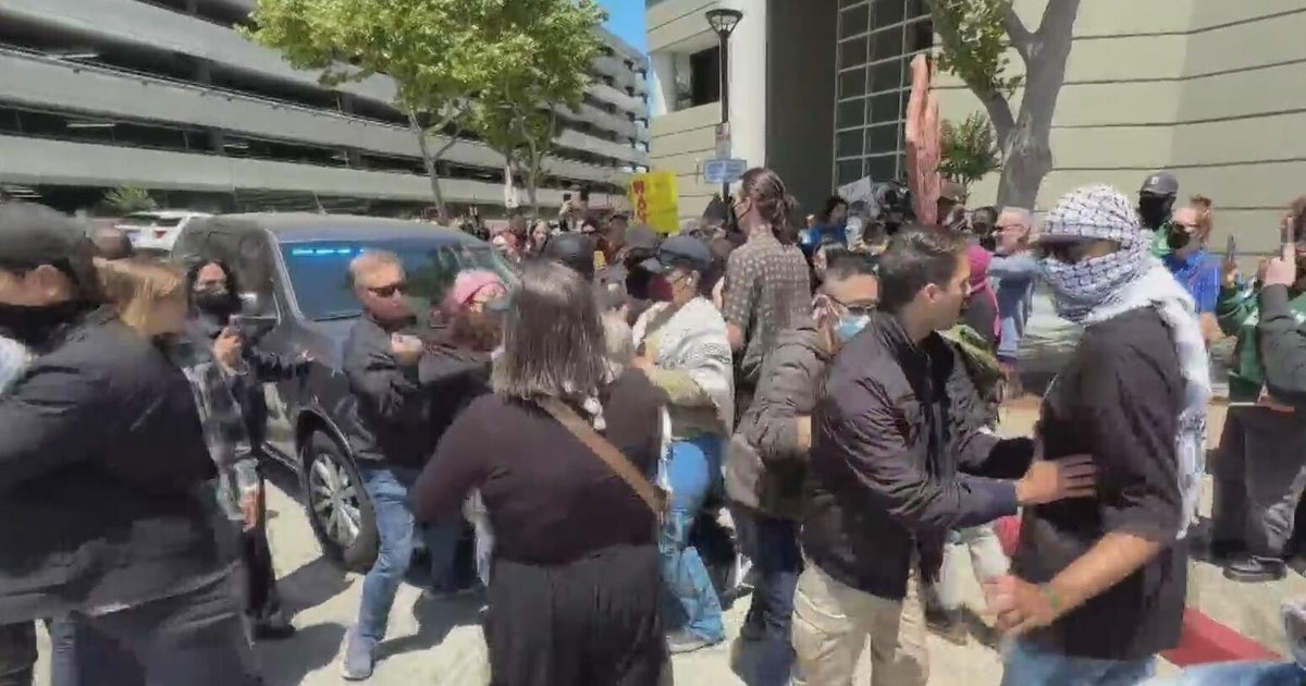ICE agents at Concord immigration courthouse confronted by protesters 