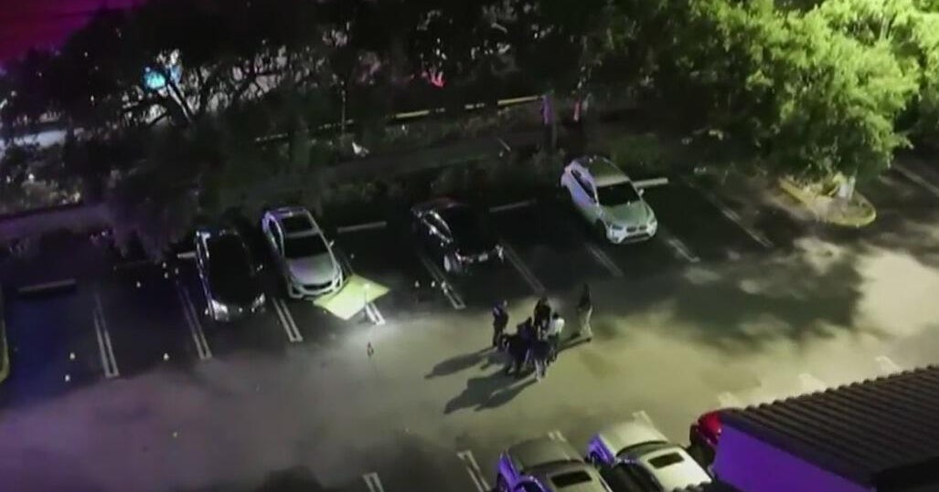 2 dead in Miami Gardens shooting, 2 suspects have been detained, police say