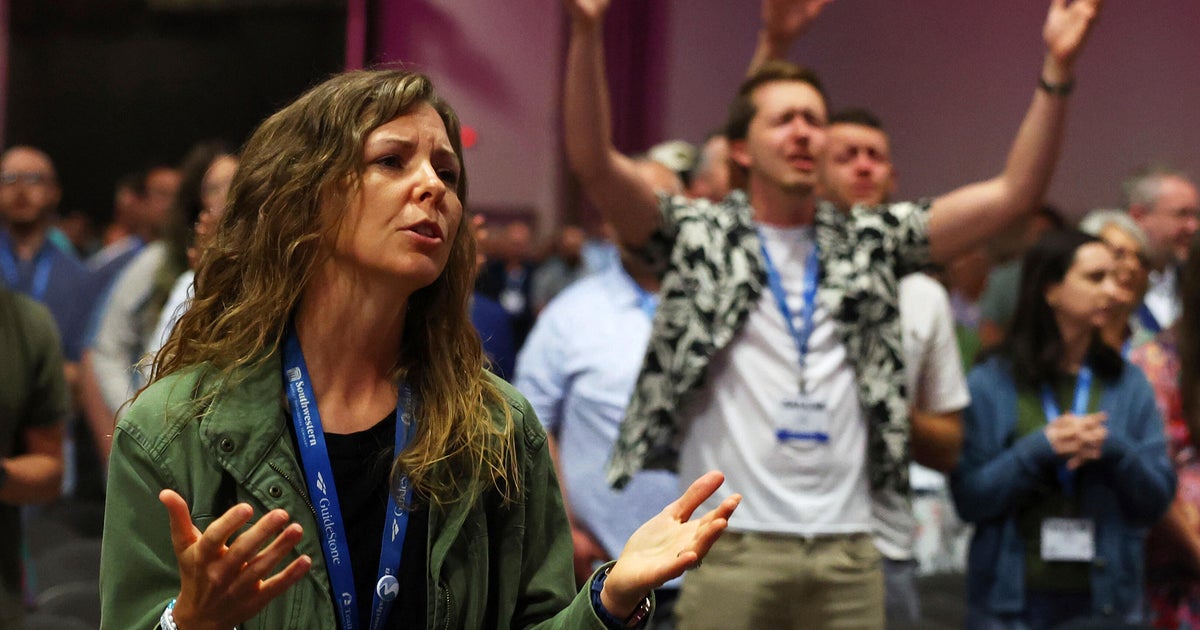 Southern Baptists Seek to Overturn Same-Sex Marriage Ruling 1 Southern Baptist delegates overwhelmingly back prohibiting same-sex marriage - CBS News