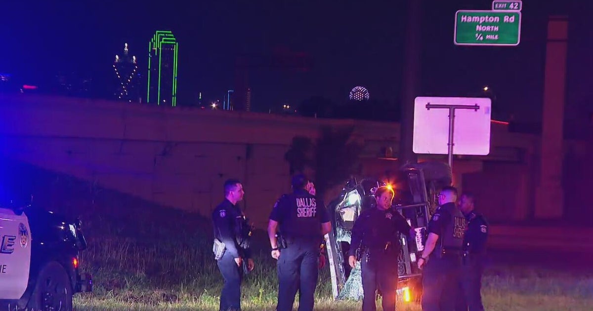 Chase suspect steals, crashes police SUV in Dallas