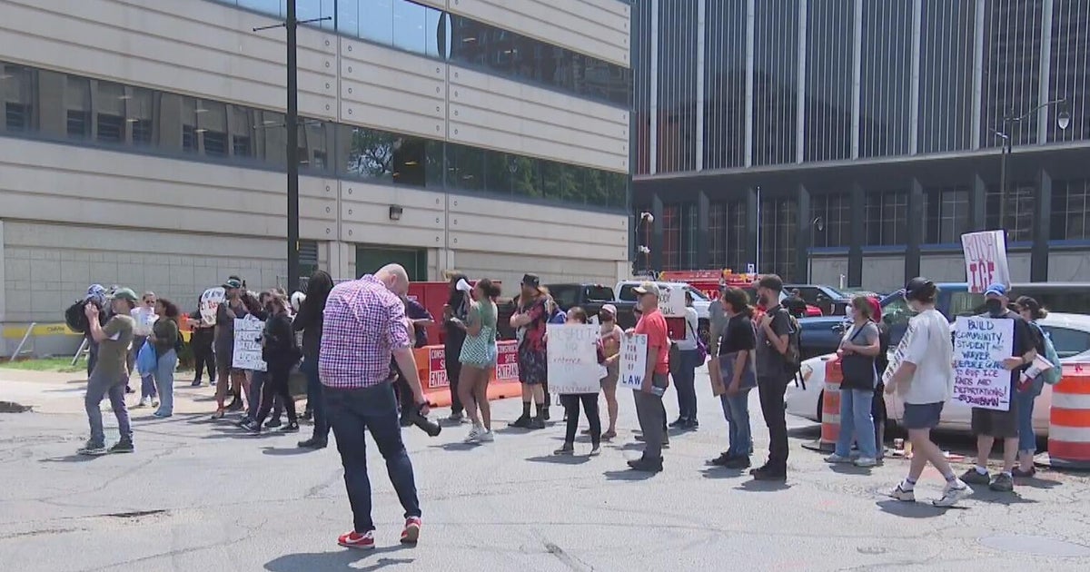 Protesters in Detroit gather outside federal building over ICE arrests - CBS Detroit