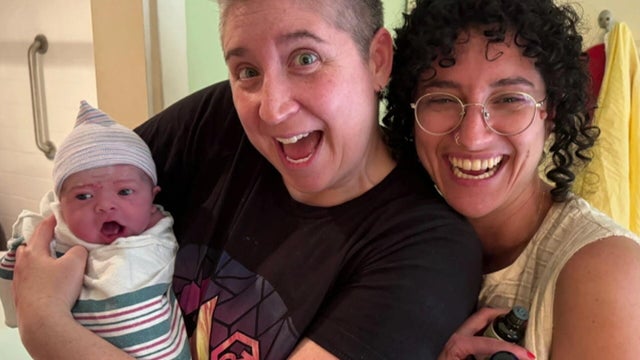 Marissa (left) and Elizabeth Weinstein (right) 