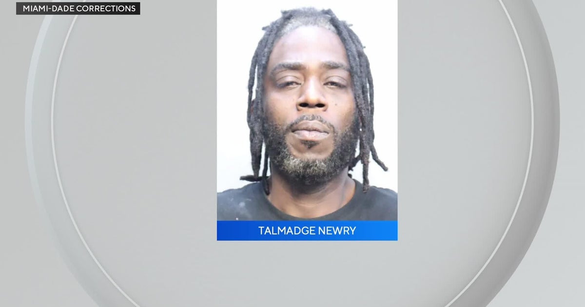 Opa-locka woman’s “HELP ME PLEASE” note leads to ex-boyfriend’s arrest, police say Opa-locka woman’s “HELP ME PLEASE” note leads to ex-boyfriend’s arrest, police say