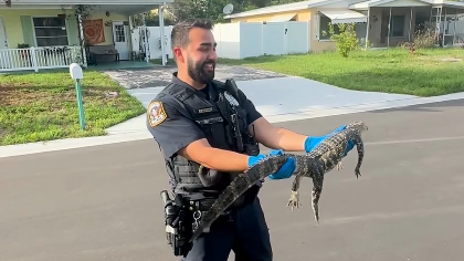 largo-police-department-officers-first-gator.png 