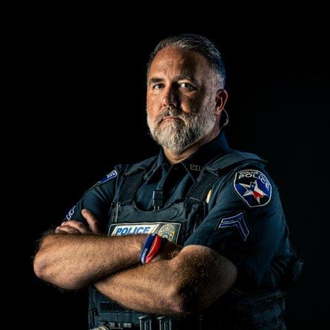 2officer.jpg 